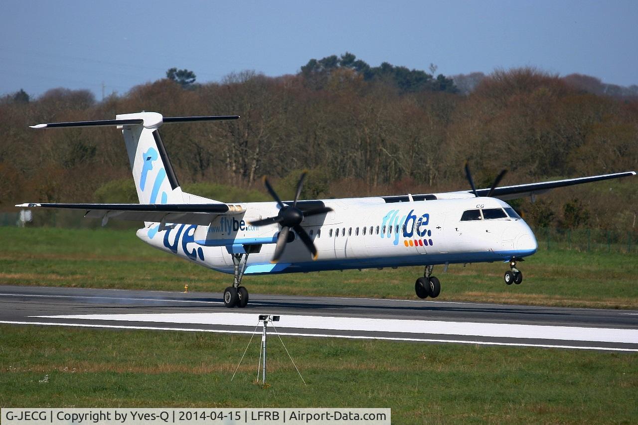 G-JECG, 2004 De Havilland Canada DHC-8-402Q Dash 8 C/N 4098, De Havilland Canada DHC-8-402Q Dash 8, Landing rwy 07R, Brest-Bretagne airport (LFRB-BES)
