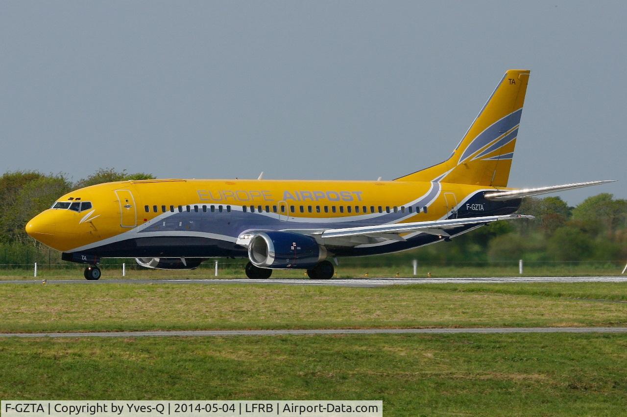 F-GZTA, 1998 Boeing 737-33V(QC) C/N 29333/3084, Boeing 737-33VQC, Take off rwy 25L, Brest-Bretagne airport (LFRB-BES)