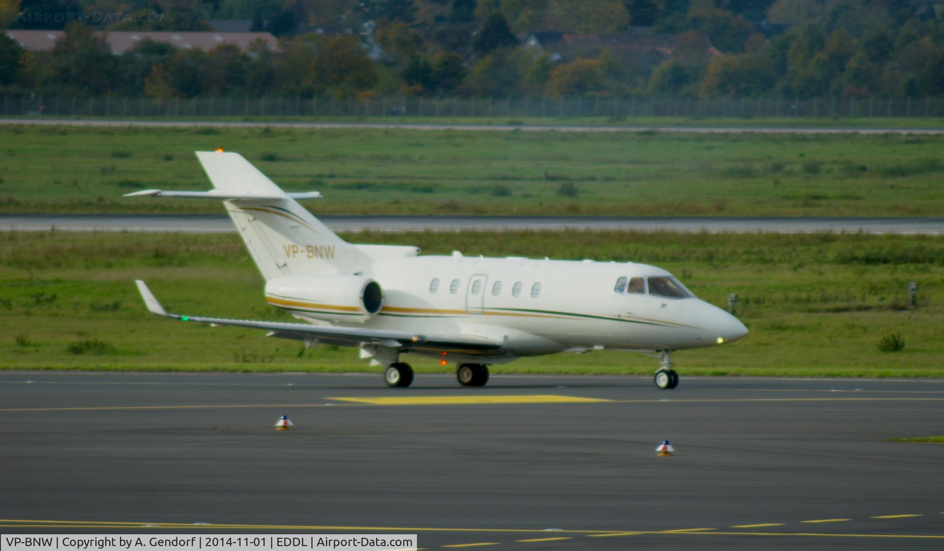VP-BNW, 2007 Hawker Beechcraft Hawker 850XP C/N 258855, Private (untitled), is here on the taxiway at Düsseldorf Int'l(EDDL)