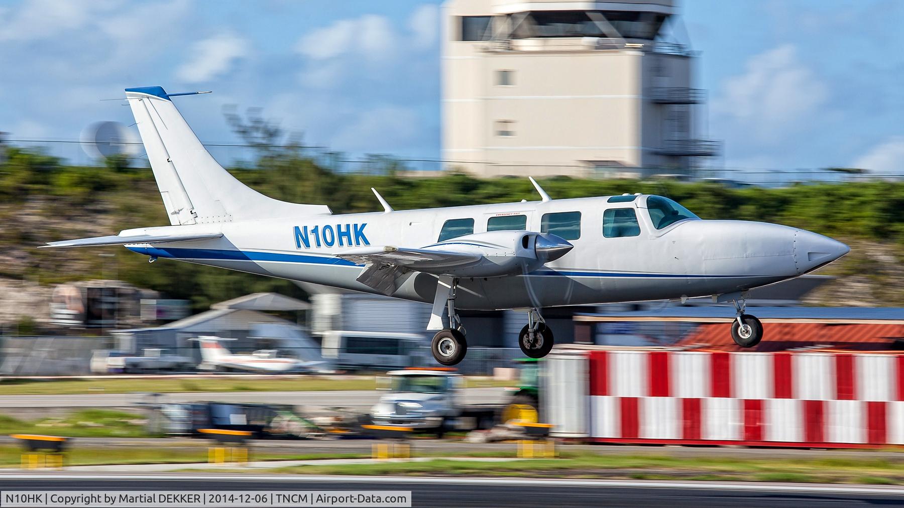 N10HK, 1980 Piper Aerostar 600 C/N 6007158061222, landing sxm
