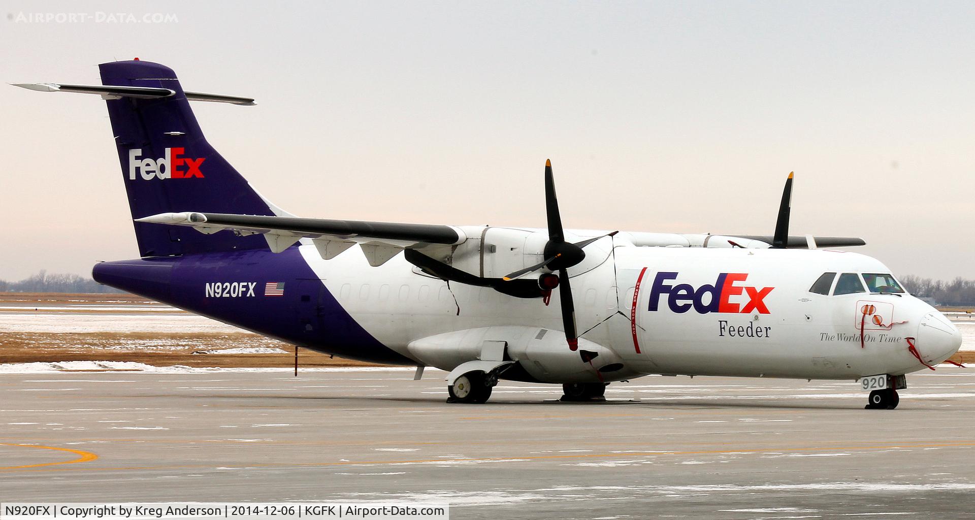 N920FX, 1992 ATR 42-300 C/N 325, FedEx ATR 42-300 on the ramp in Grand Forks, ND.