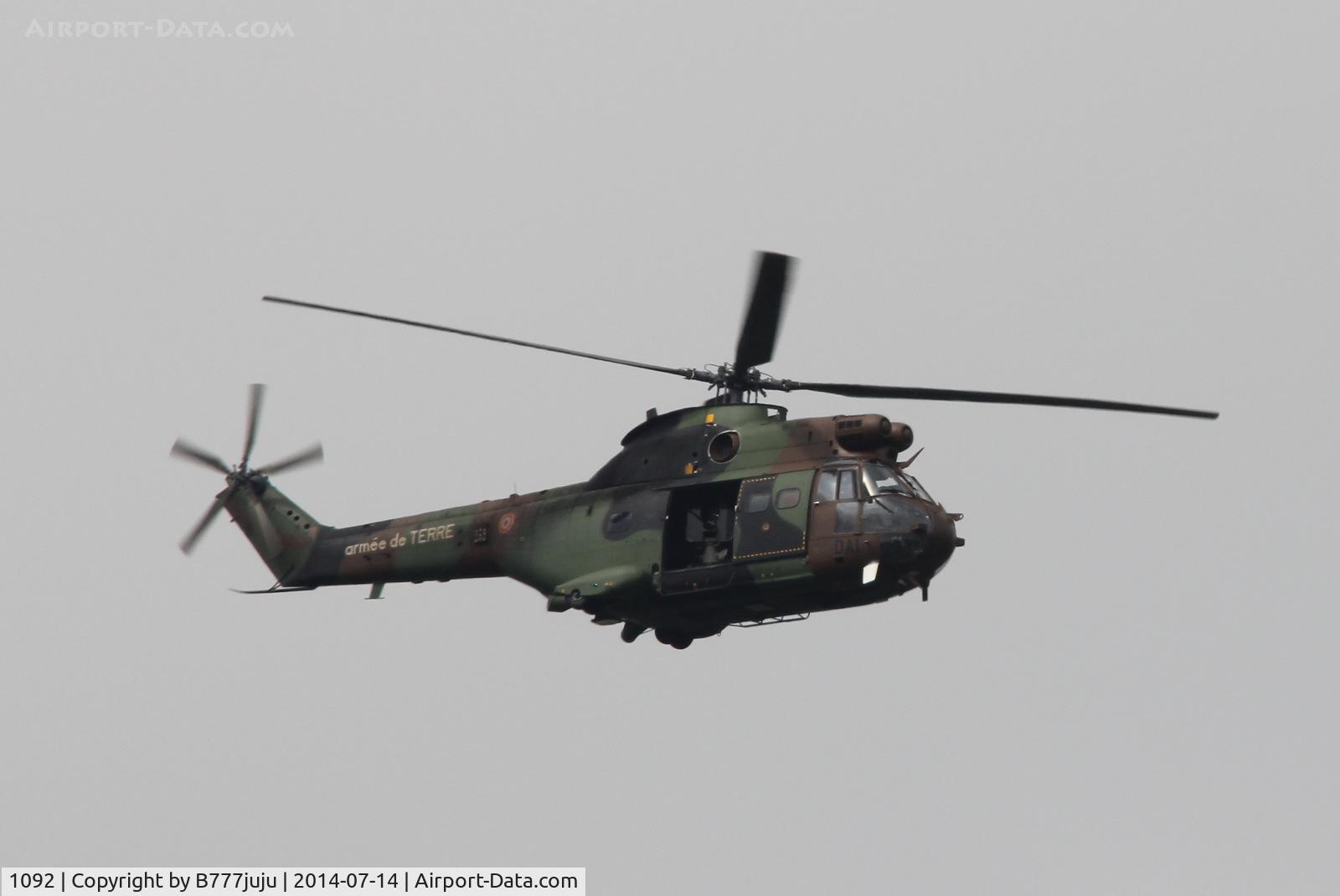 1092, Aérospatiale SA-330B Puma C/N 1092, Back-Home following 14 juillet display,
30mm gun at door