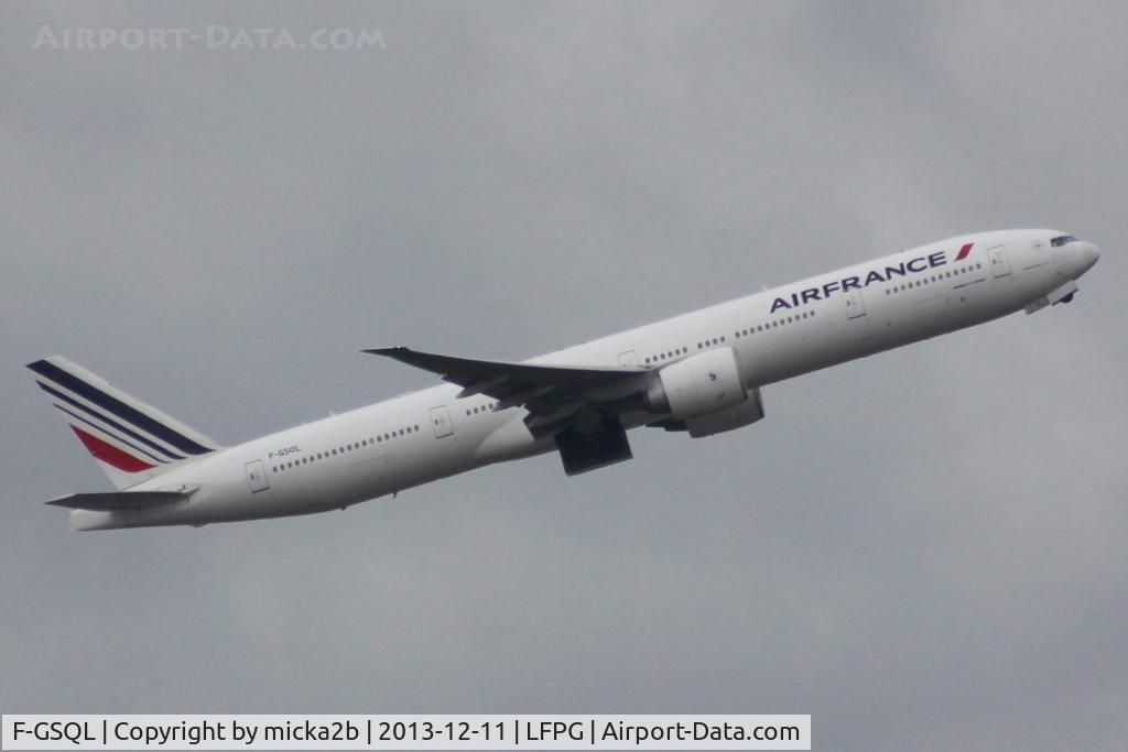 F-GSQL, 2006 Boeing 777-328/ER C/N 32853, Take off