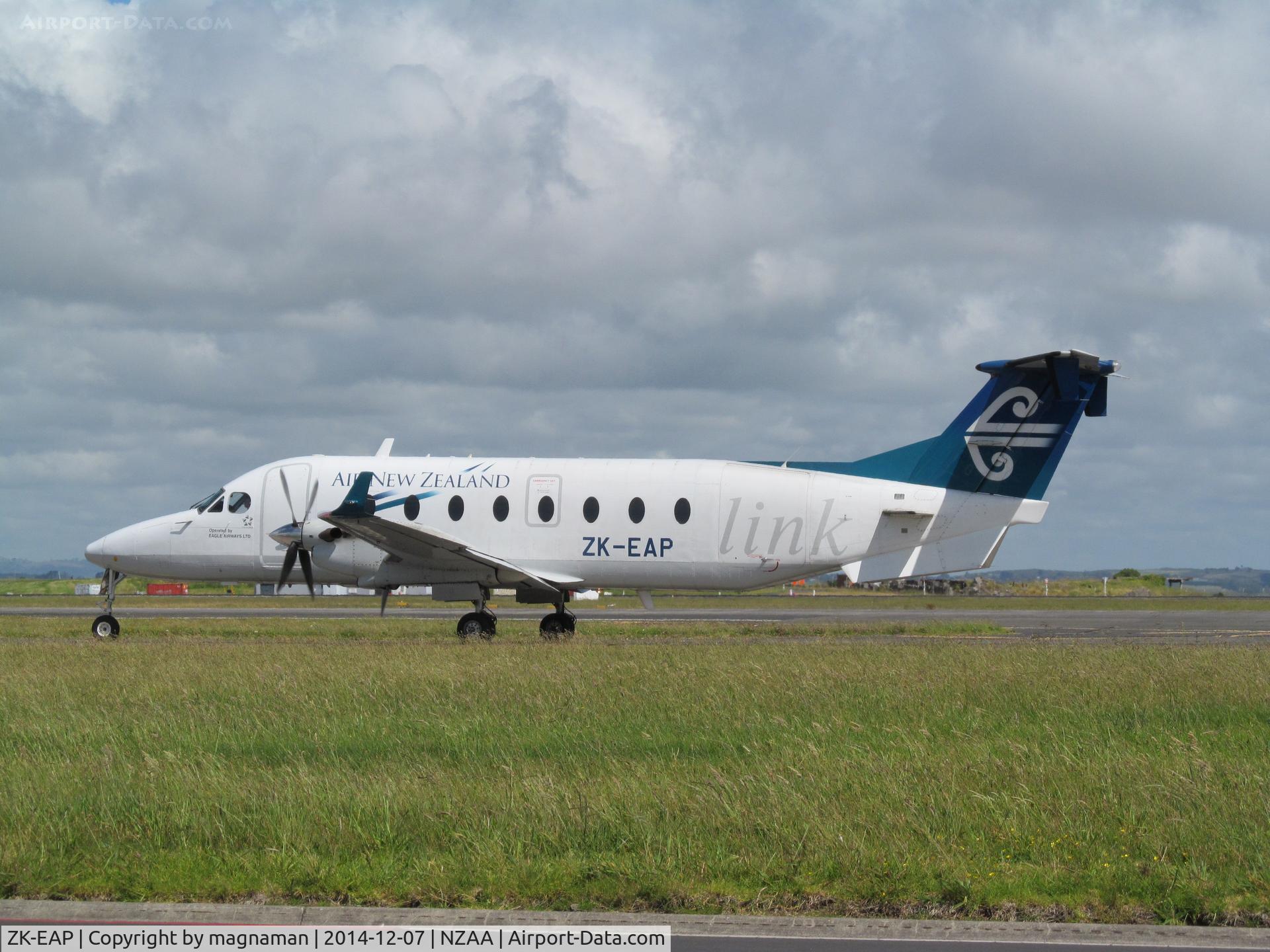 ZK-EAP, 2002 Raytheon 1900D C/N UE-439, taxying for departure