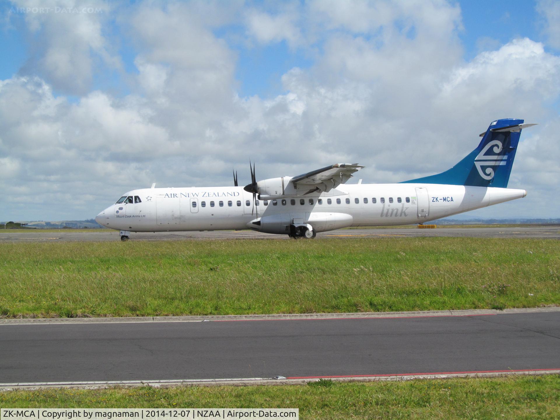 ZK-MCA, 1999 ATR 72-212A C/N 597, taxying for departure