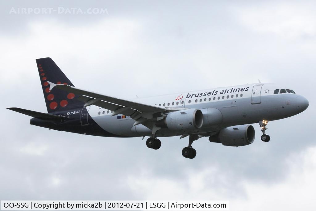 OO-SSG, 2000 Airbus A319-112 C/N 1160, Landing. Scraped in september 2020.