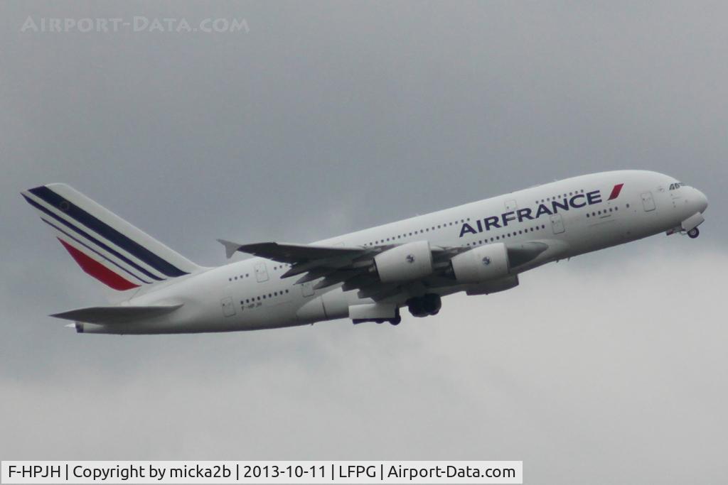 F-HPJH, 2011 Airbus A380-861 C/N 099, Take off