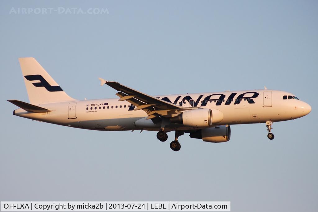 OH-LXA, 2001 Airbus A320-214 C/N 1405, Landing