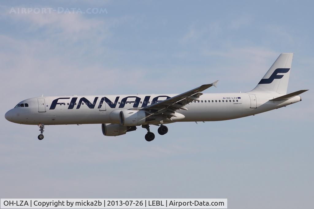 OH-LZA, 1999 Airbus A321-211 C/N 0941, Landing