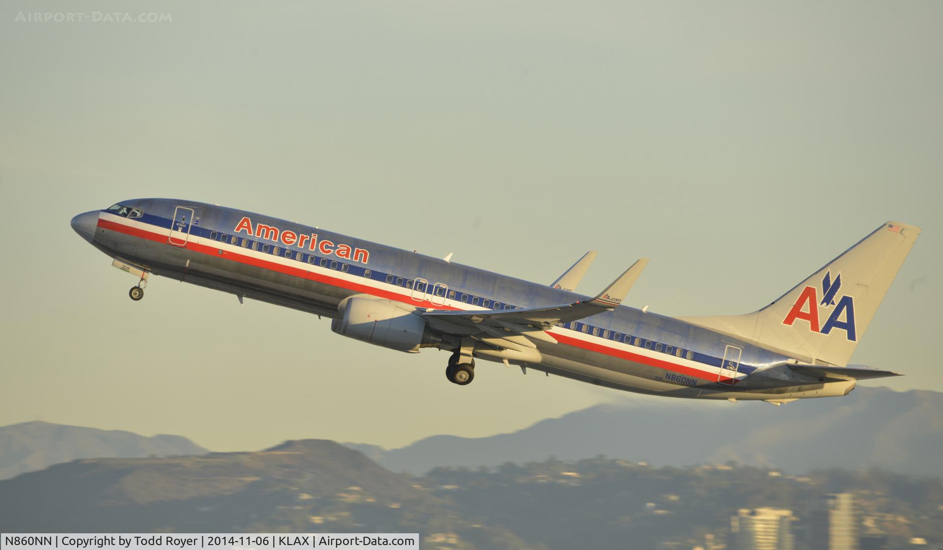 N860NN, 2010 Boeing 737-823 C/N 40583, Departing LAX on 25R