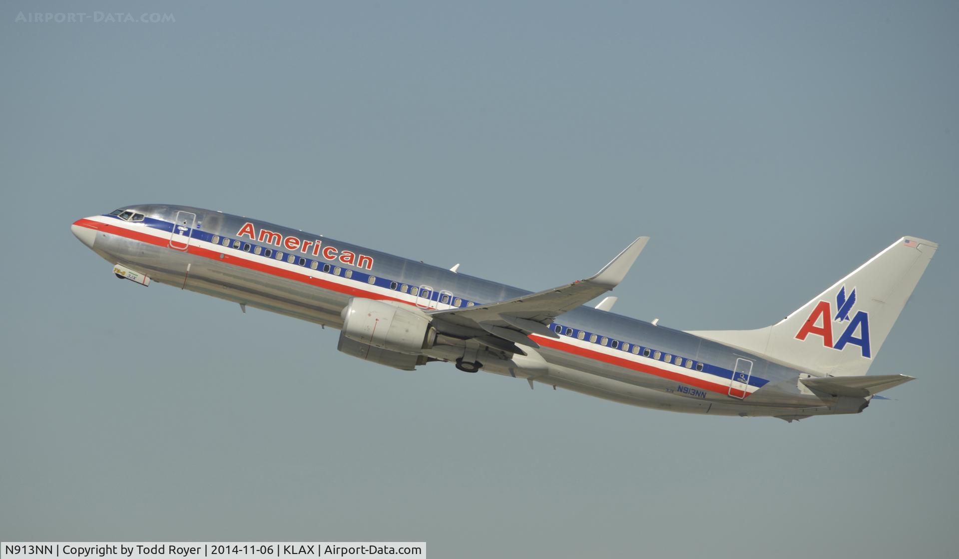 N913NN, 2013 Boeing 737-823 C/N 29571, Departing LAX on 25R