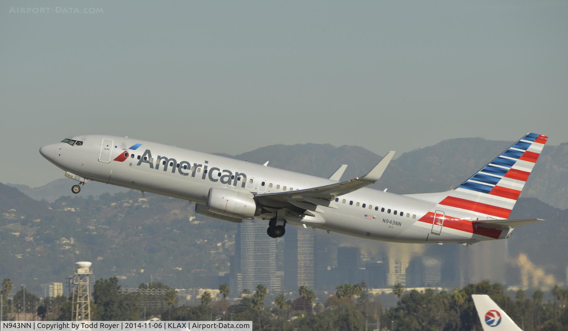 N943NN, 2013 Boeing 737-823 C/N 31177, Departing LAX on 25R