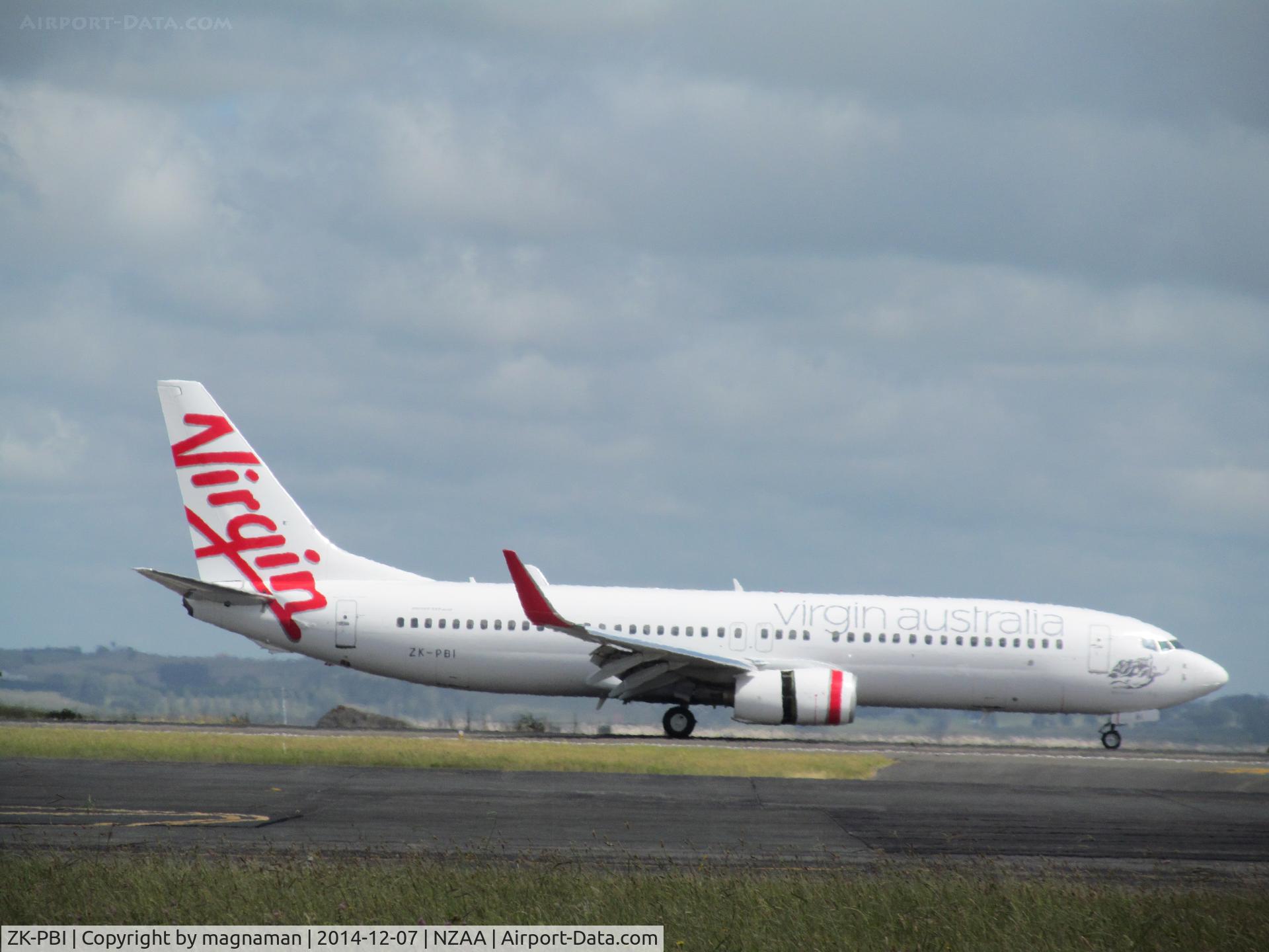 ZK-PBI, 2008 Boeing 737-8FE C/N 36605, touch down