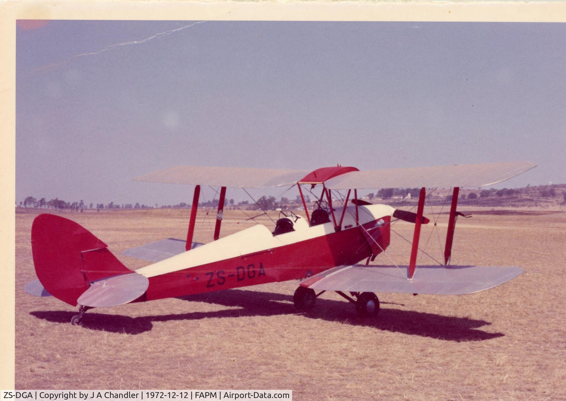 ZS-DGA, 1941 De Havilland DH-82A Tiger Moth II C/N 84997, Was flown to PZB from Rand by Scully Levine