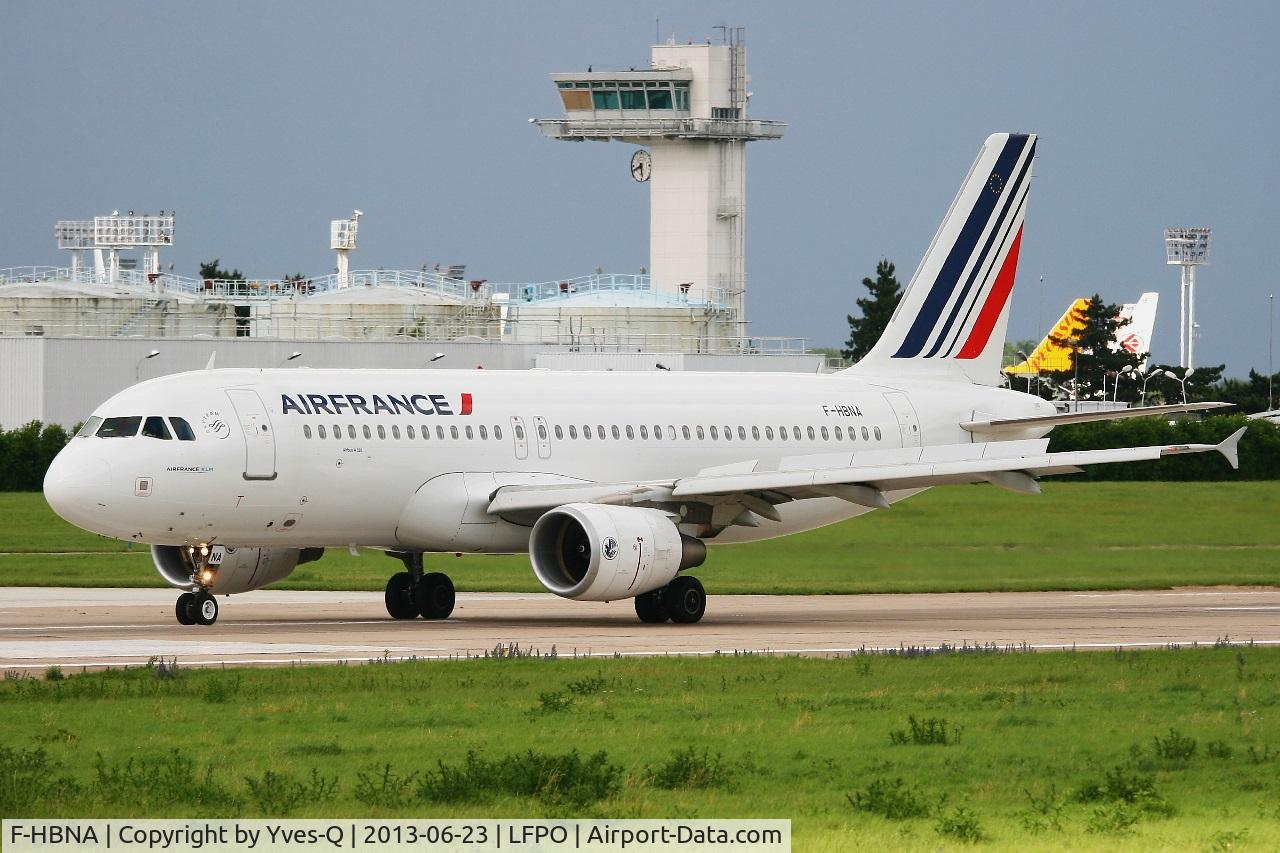 F-HBNA, 2010 Airbus A320-214 C/N 4335, Airbus A320-214, Landing Rwy 26, Paris-Orly Airport (LFPO-ORY)