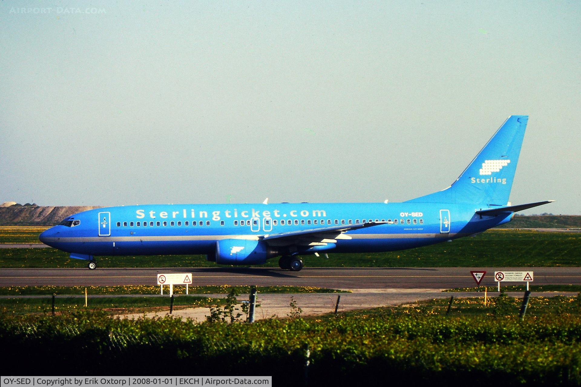 OY-SED, 2001 Boeing 737-8Q8 C/N 28237, OY-SED in CPH MAY04