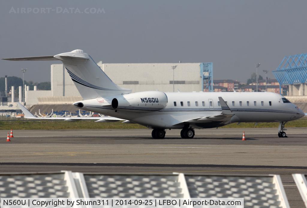 N560U, Bombardier BD-700-1A11 Global 5000 C/N 9366, Parked at the General Aviation area...