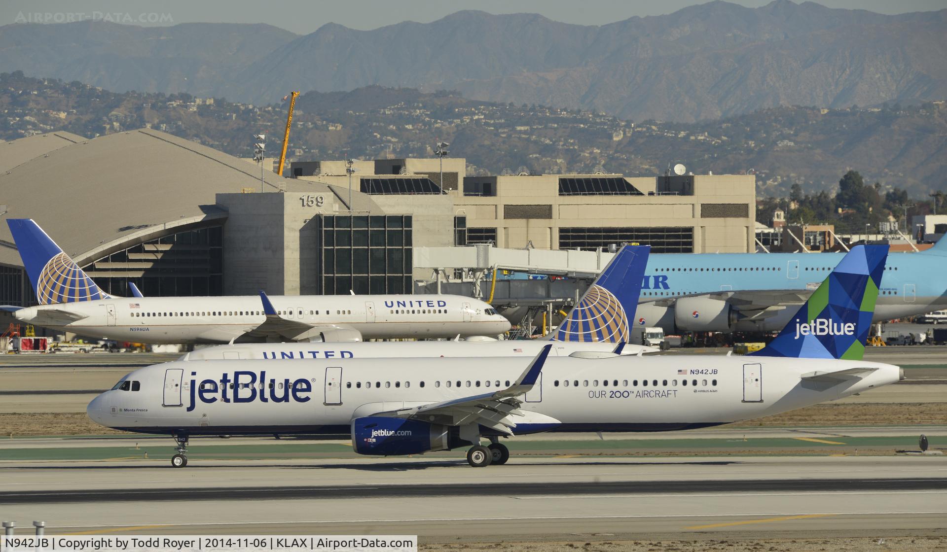 N942JB, 2014 Airbus A321-231 C/N 6279, Taxiing to parking after landing 25L at LAX