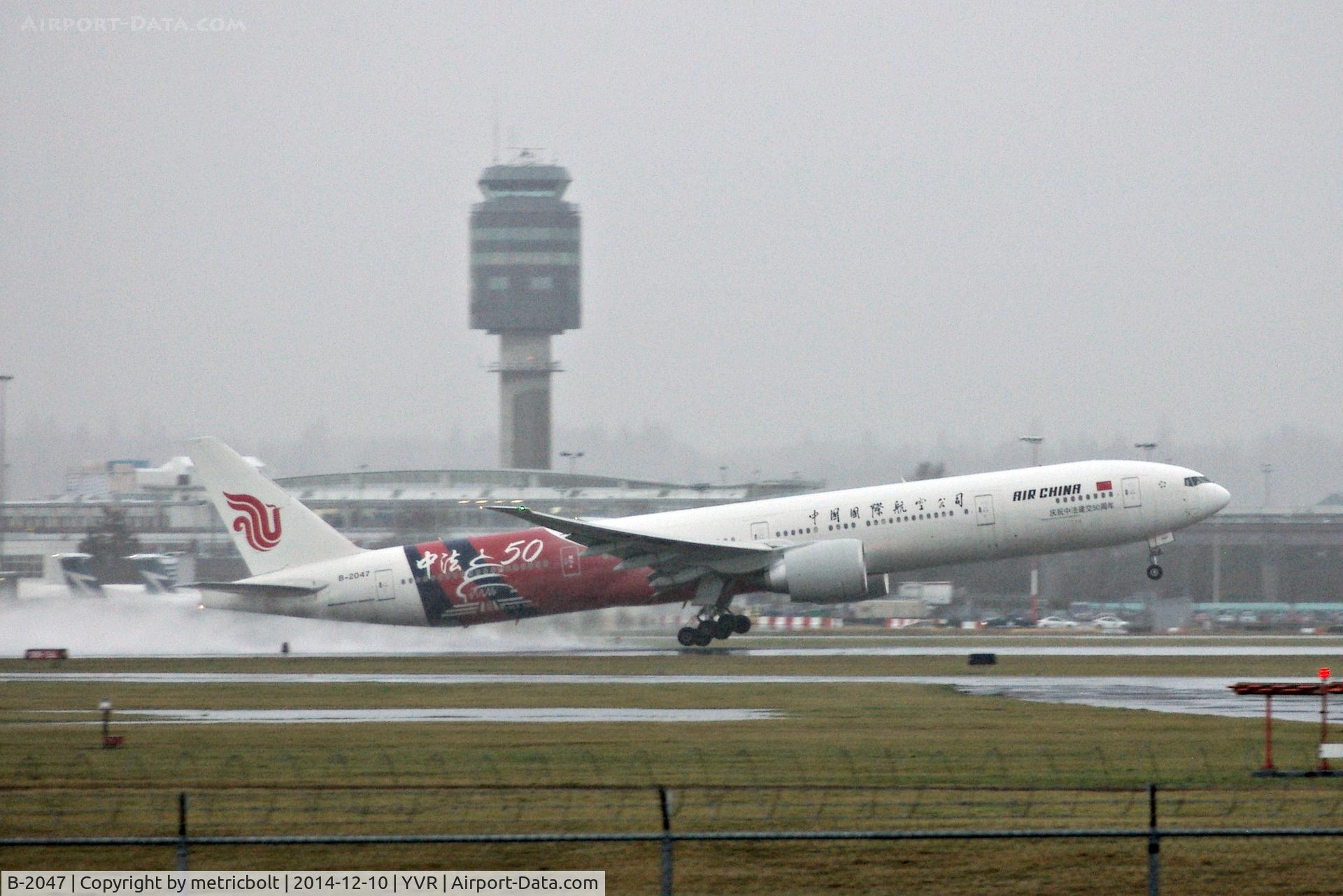 B-2047, 2014 Boeing 777-39L/ER C/N 60374/1196, departure to Beijing