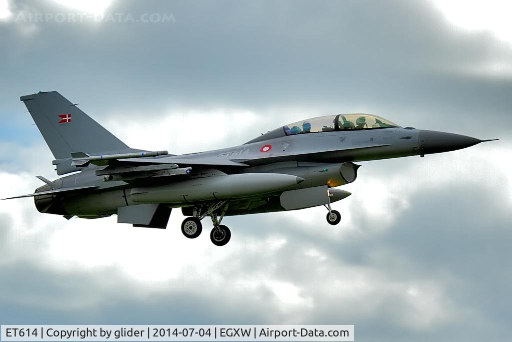 ET614, General Dynamics GD F-16BM Fighting Falcon C/N 6E-30, Two seater inbound from Denmark on finals