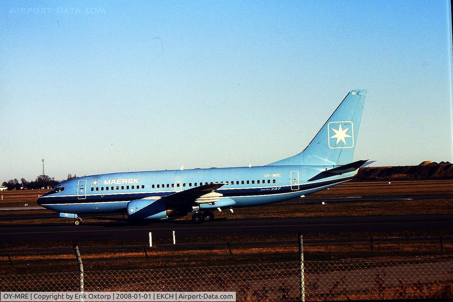 OY-MRE, 1999 Boeing 737-7L9 C/N 28008, OY-MRE in CPH APR04