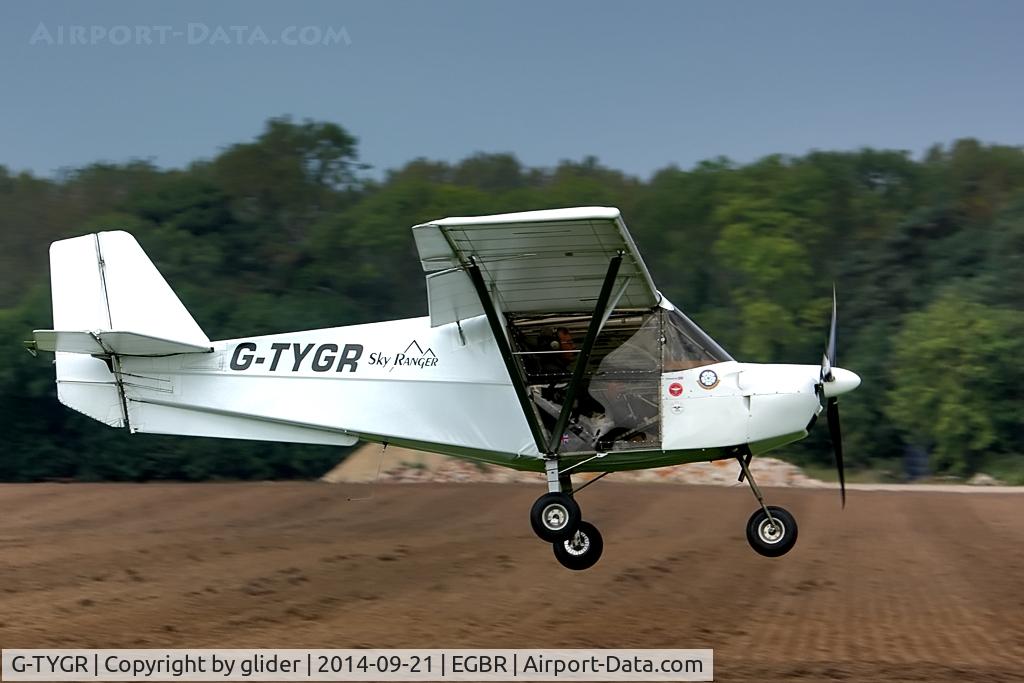 G-TYGR, 2007 Best Off Skyranger 912S(1) C/N BMAA/HB/420, Crosswind landing