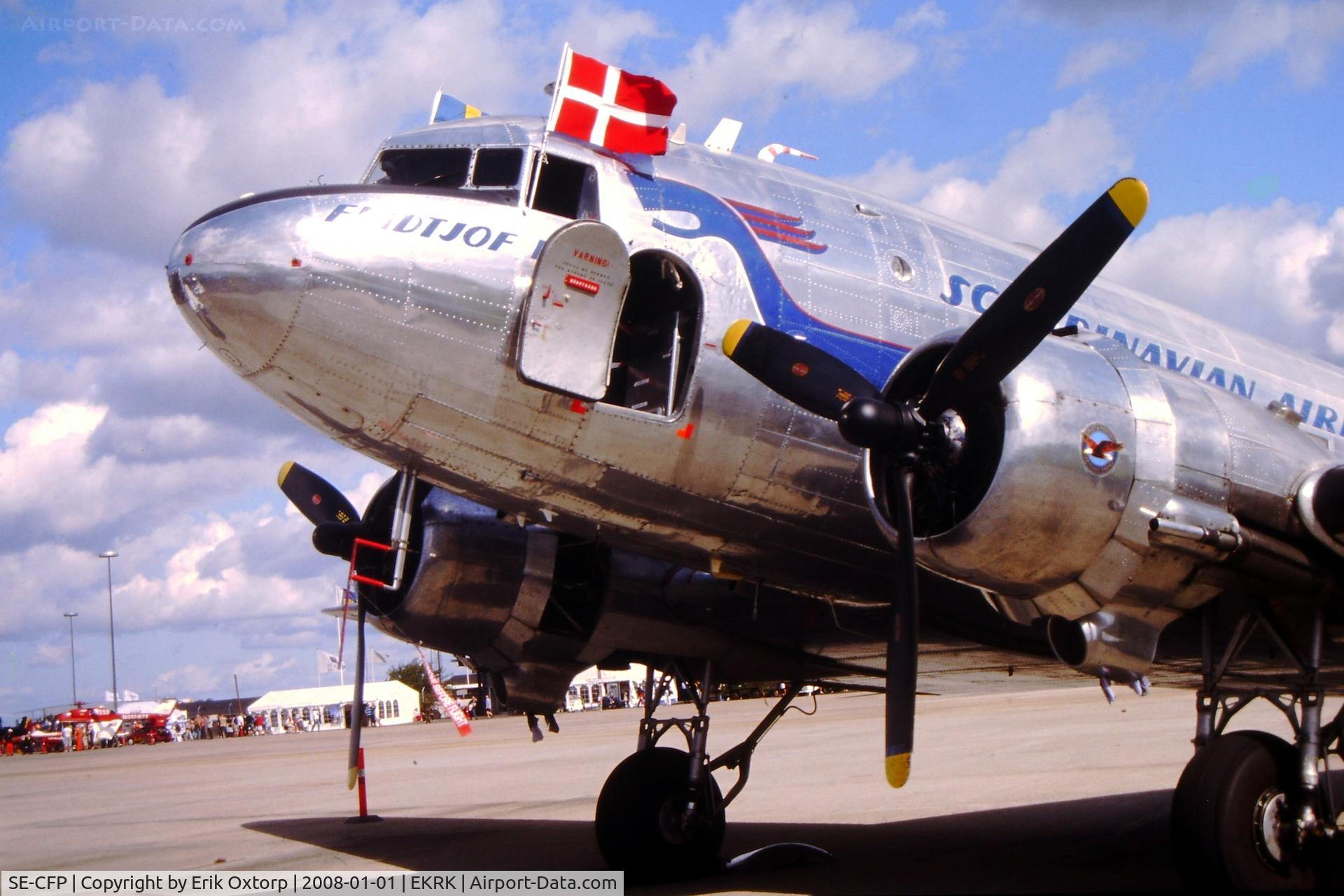 SE-CFP, 1943 Douglas DC-3C (C-47A-60-DL) C/N 13883, SE-CFP at the 2009 Roskilde Air Show (AUG09)