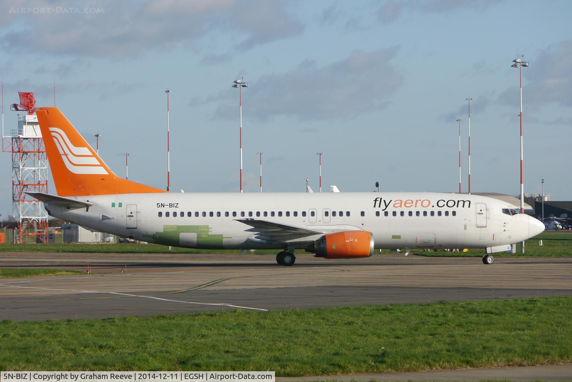 5N-BIZ, 1990 Boeing 737-4B7 C/N 24558/1845, Just landed at Norwich.