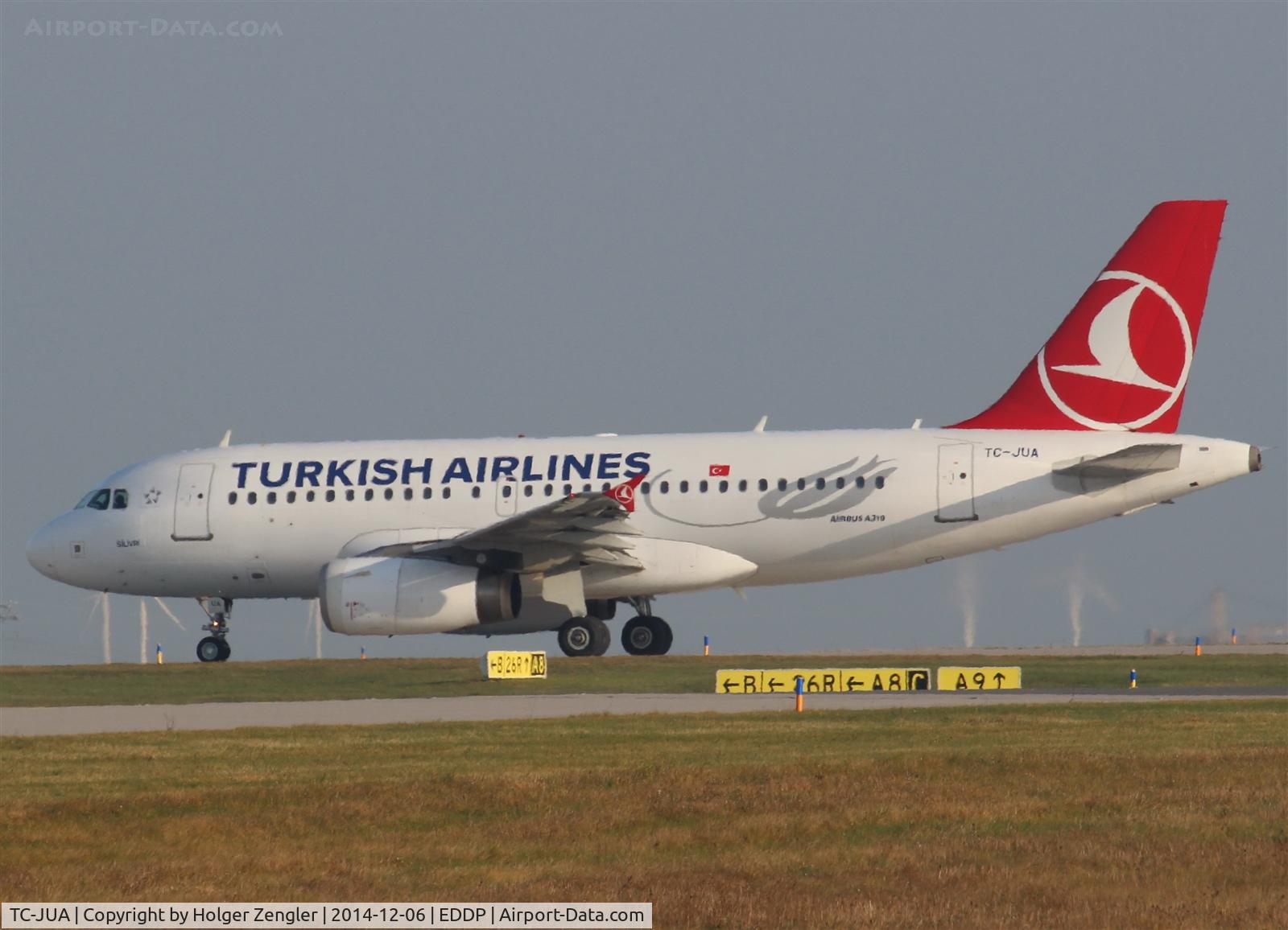 TC-JUA, 2005 Airbus A319-132 C/N 2404, Departing IST shuttle is rolling onto rwy 26R....