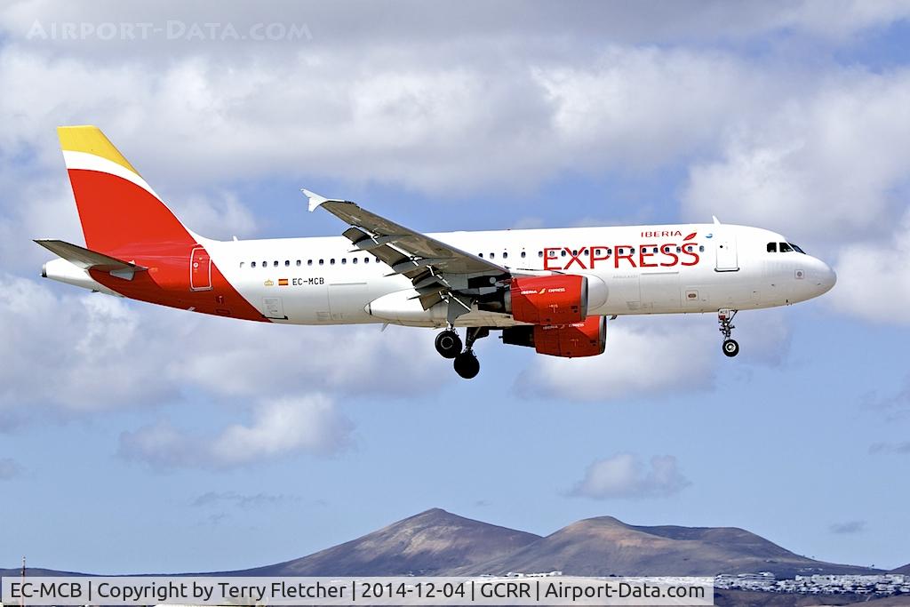 EC-MCB, 1999 Airbus A320-214 C/N 1125, At Lanzarote Airport ( Canary Isles ) in December 2014