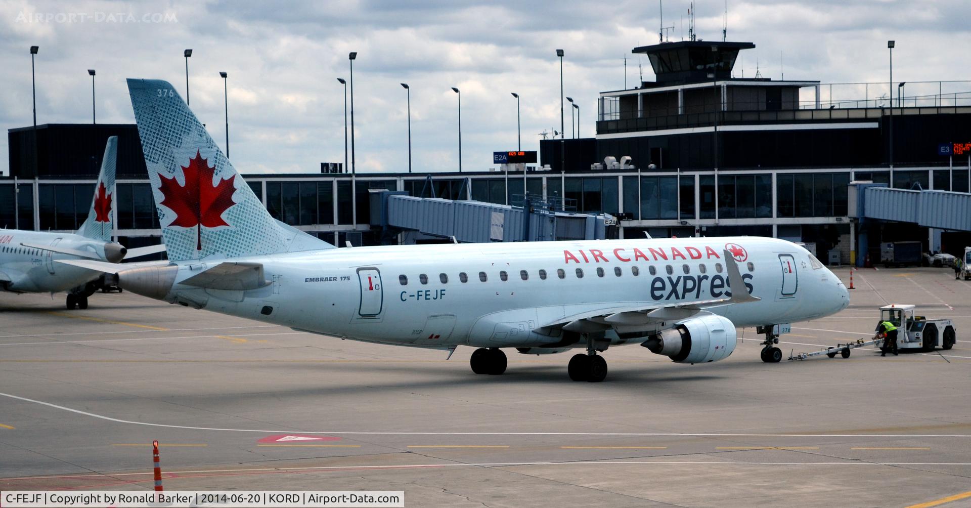 C-FEJF, 2005 Embraer 175SU (ERJ-170-200SU) C/N 17000091, Push back O'Hare