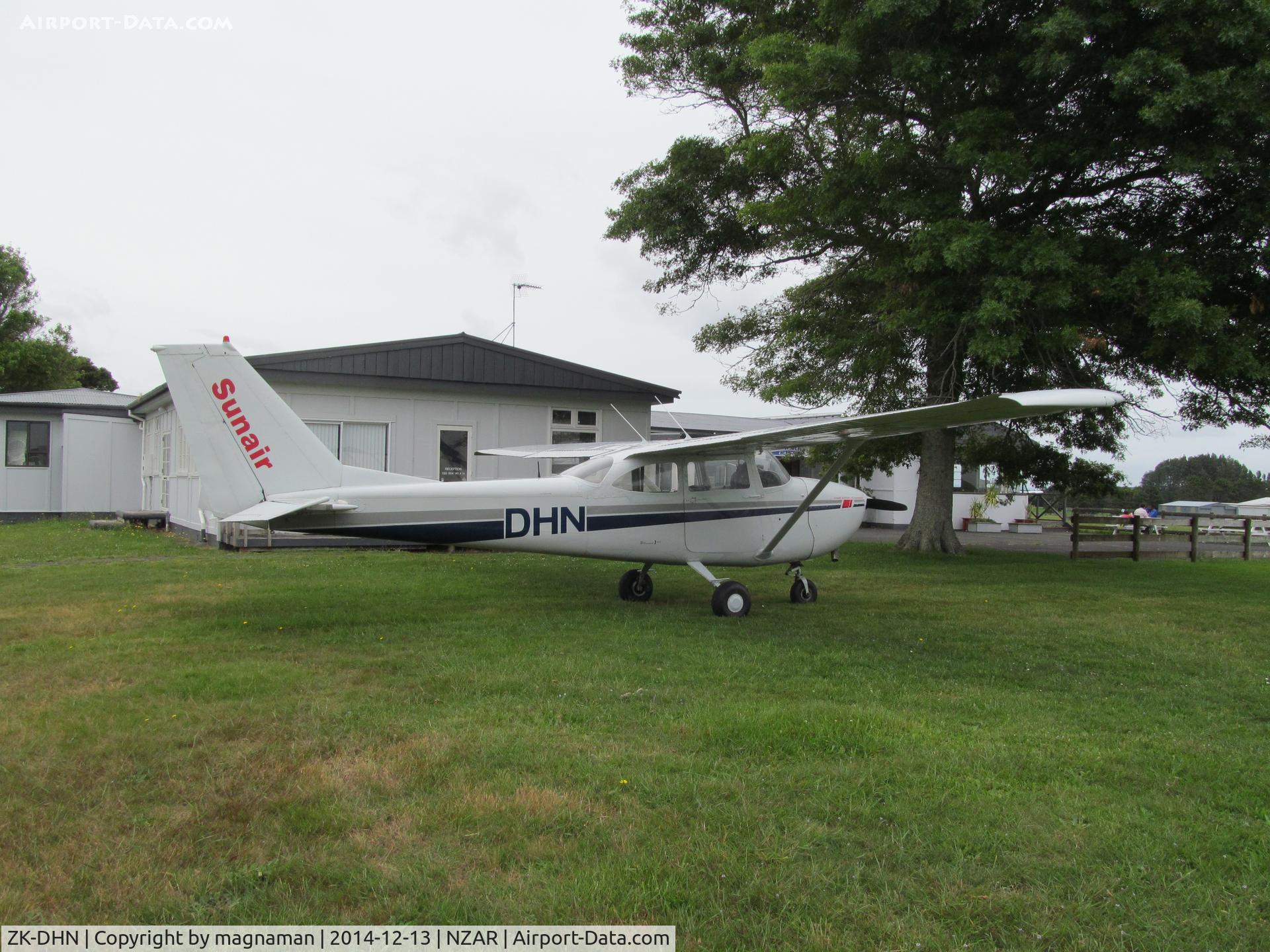ZK-DHN, Cessna 172H C/N 17256507, other side