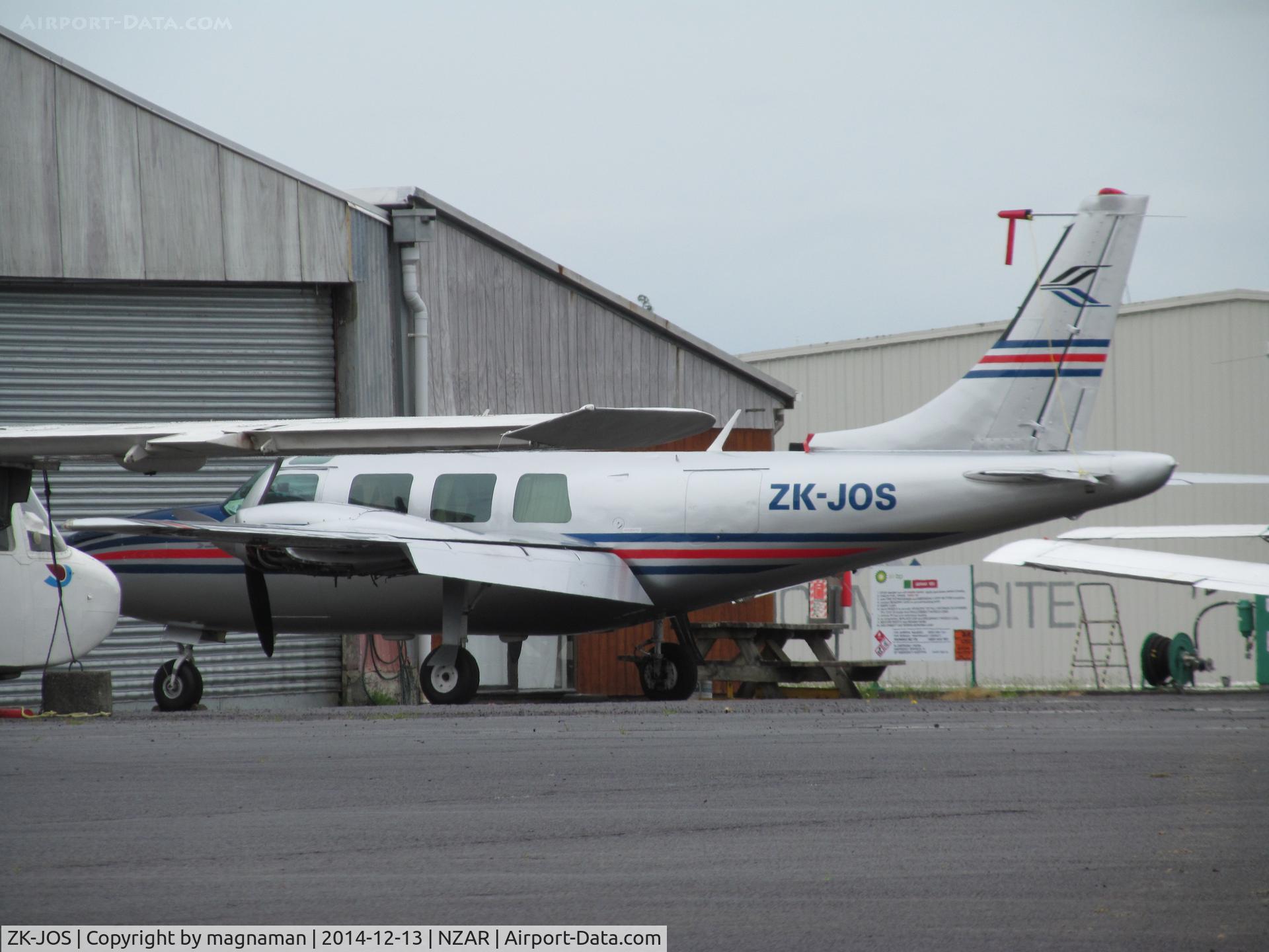 ZK-JOS, Aerostar 601 C/N 61-0361-116, other side