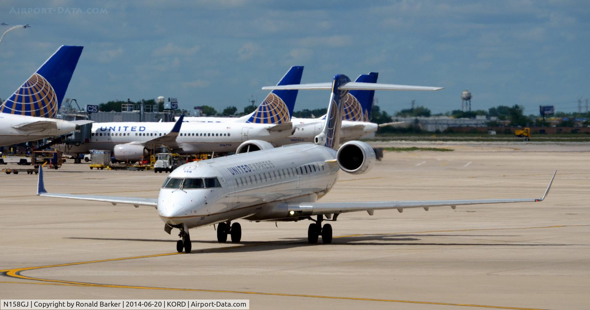 N158GJ, 2005 Bombardier CRJ-702 (CL-600-2C10) Regional Jet C/N 10237, Taxi O'Hare