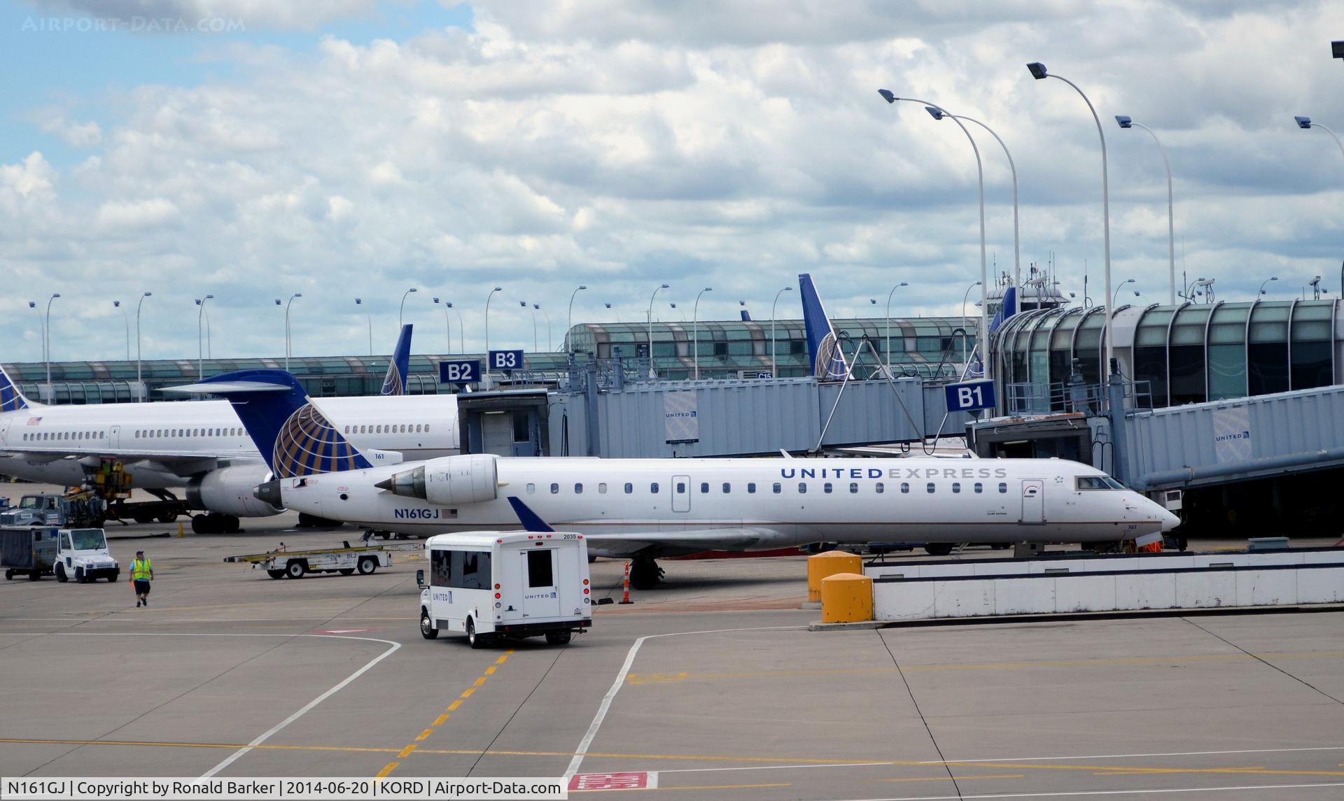 N161GJ, 2006 Bombardier CRJ-550 (CL-600-2C11) C/N 10253, Gate B1, O'Hare