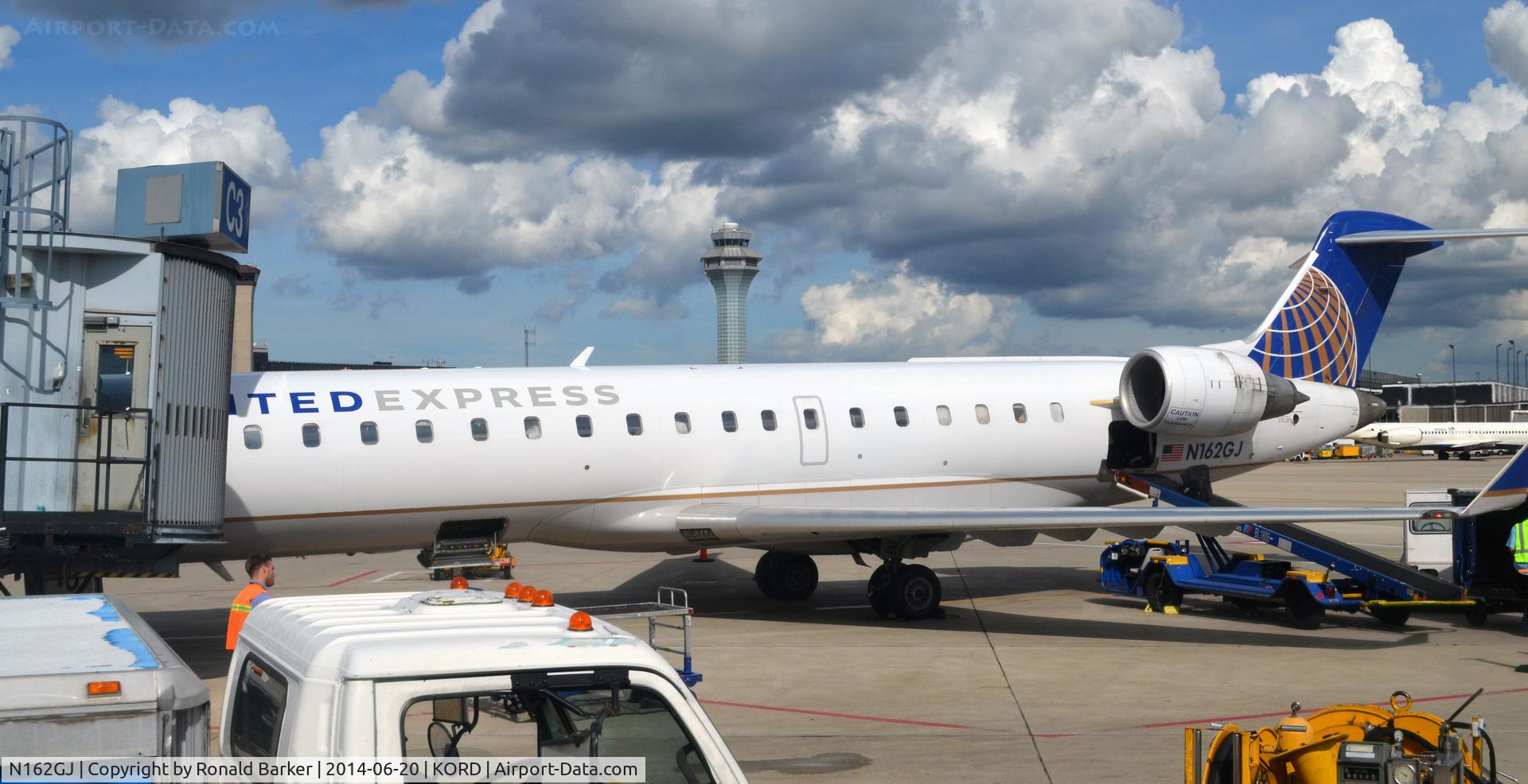 N162GJ, 2006 Bombardier CRJ-702 (CL-600-2C10) Regional Jet C/N 10254, Gate C3 O'Hare