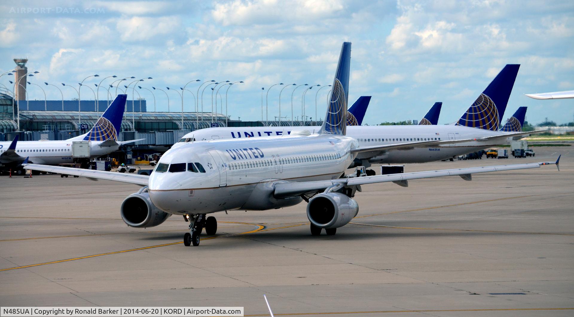 N485UA, 2001 Airbus A320-232 C/N 1617, Taxi O'Hare