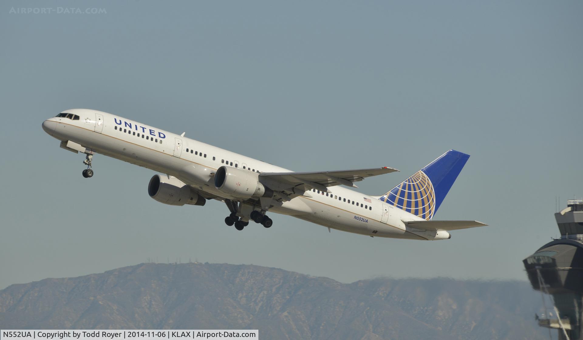 N552UA, 1992 Boeing 757-222 C/N 26641, Departing LAX on 25R
