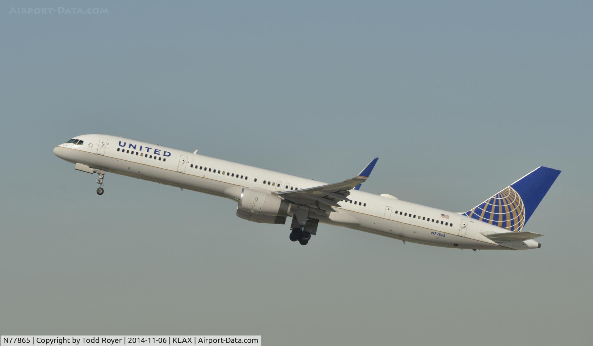 N77865, 2002 Boeing 757-33N C/N 32589, Departing LAX on 25R