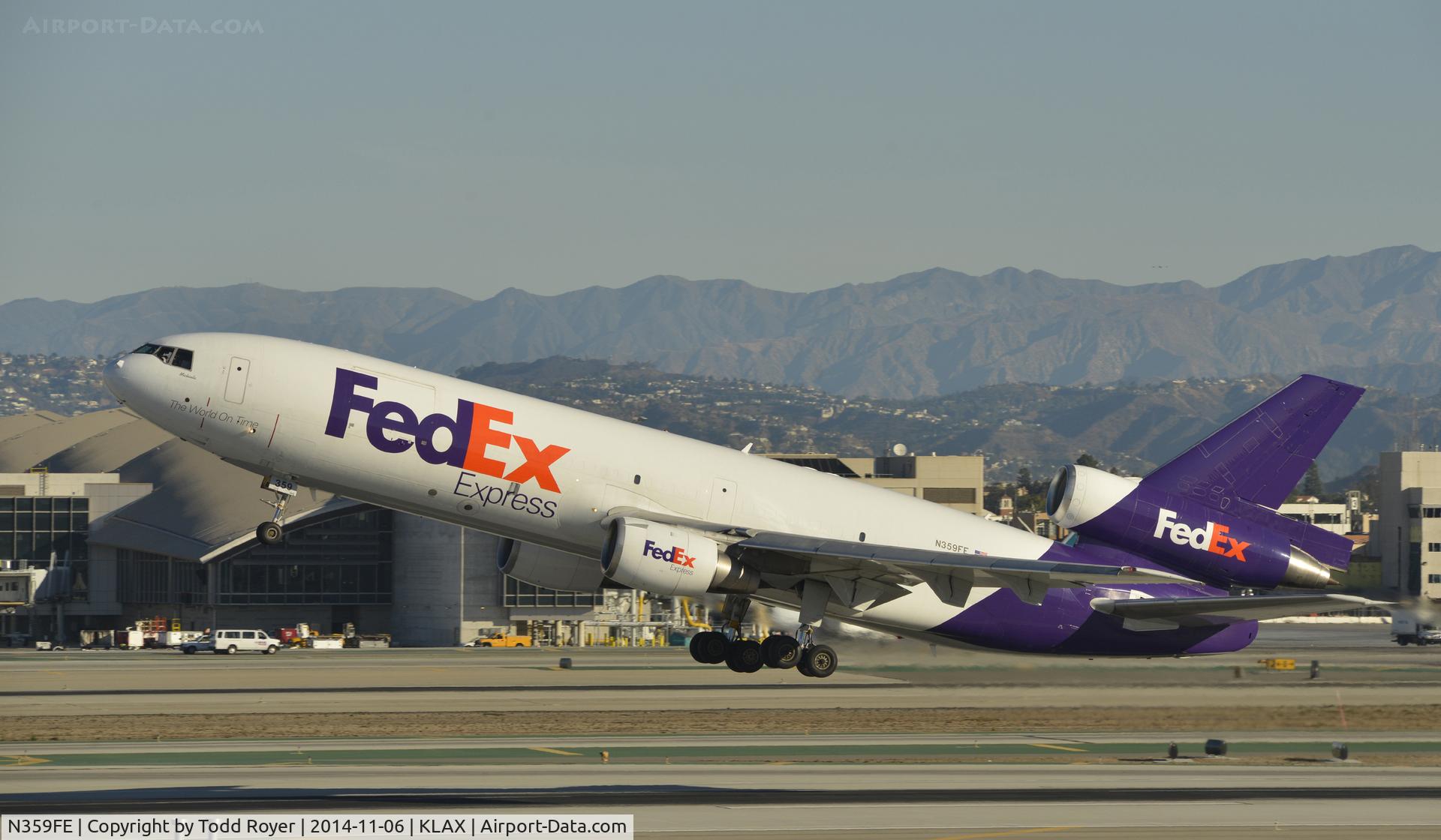 N359FE, 1980 McDonnell Douglas MD-10-10F C/N 46635, Departing LAX on 25L