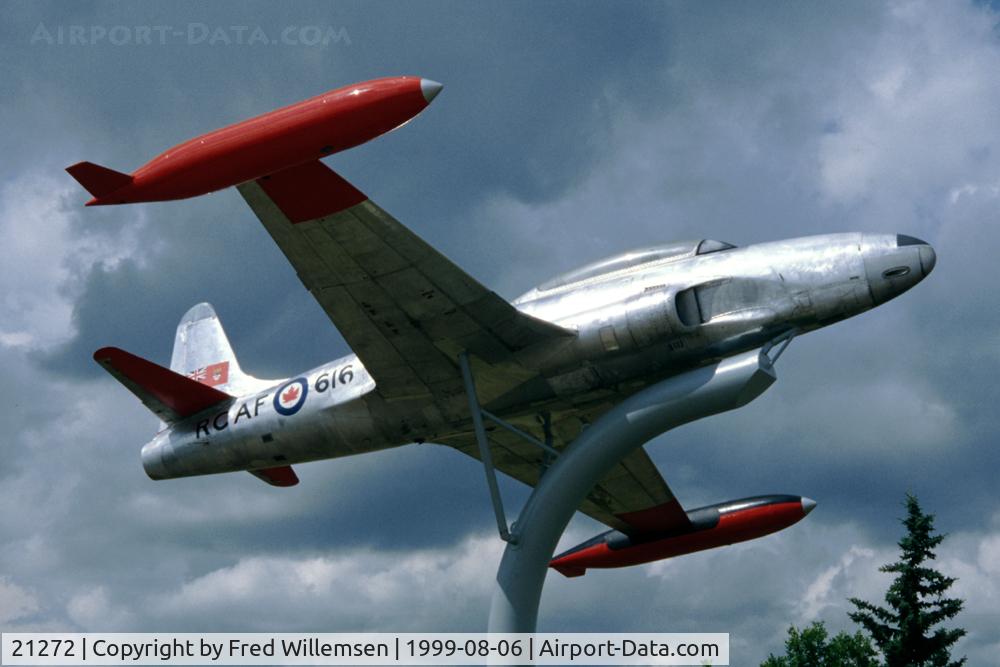 21272, Canadair CT-133 Silver Star C/N T33-272, Dispalyed at Nanton