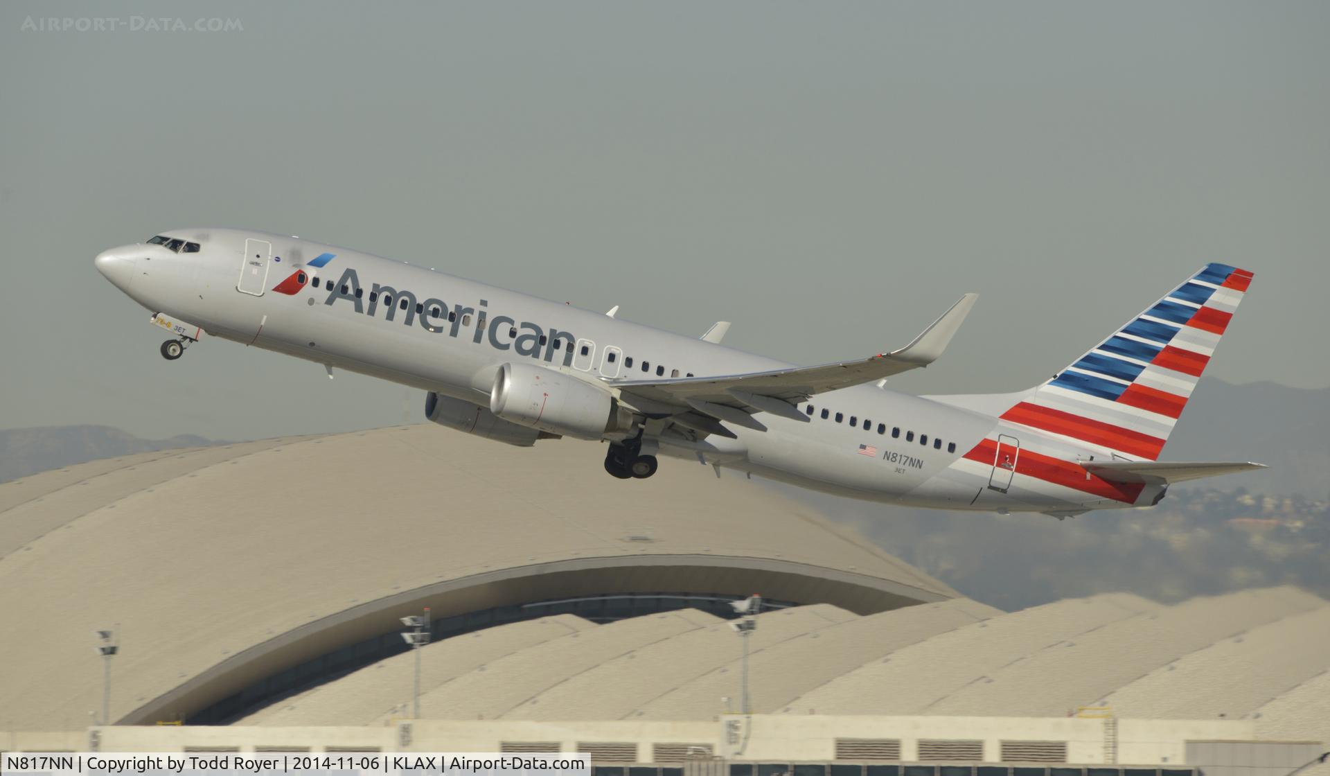 N817NN, 2009 Boeing 737-823 C/N 29558, Departing LAX on 25R