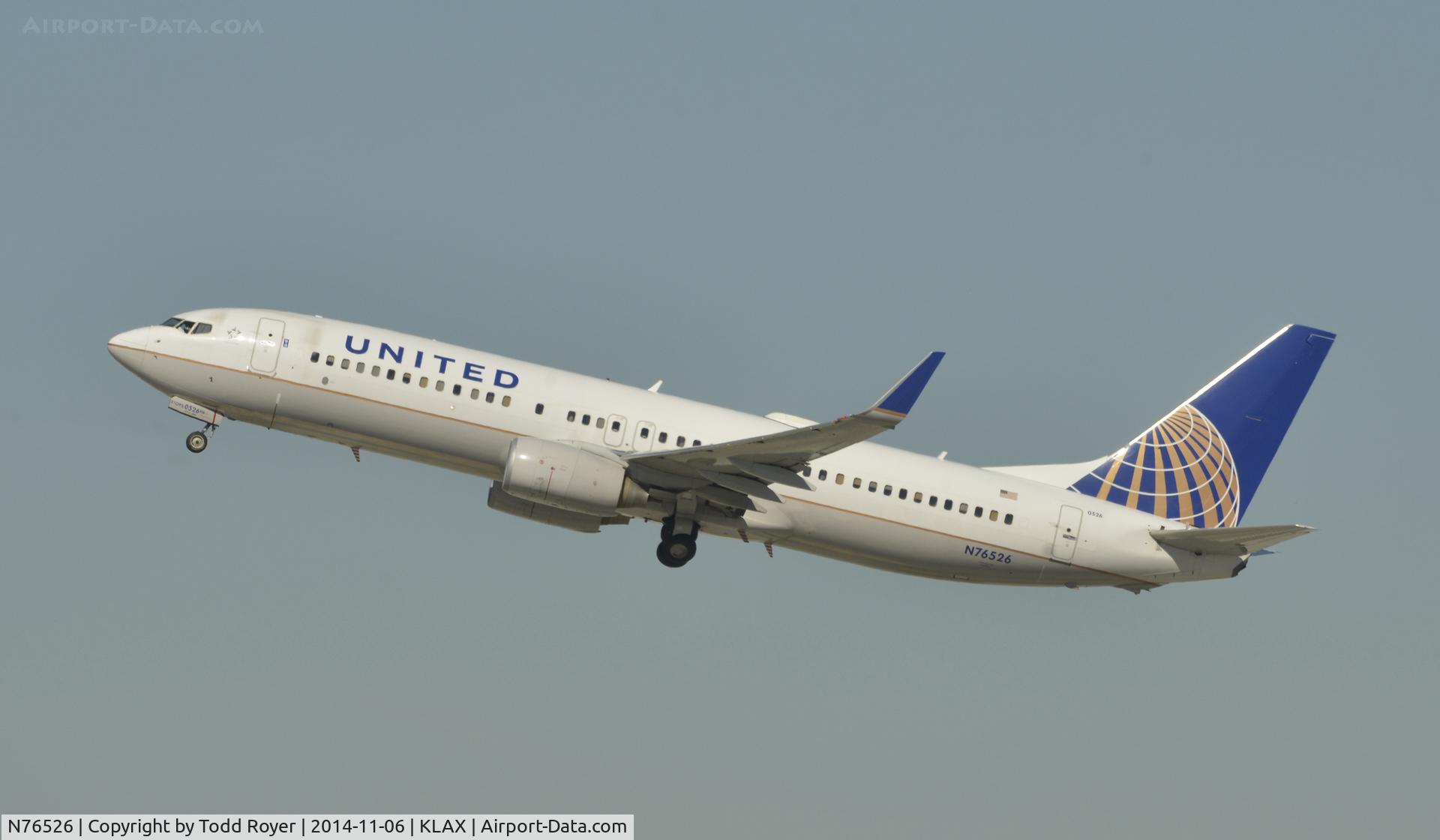 N76526, 2010 Boeing 737-824 C/N 38700, Departing LAX on 25R