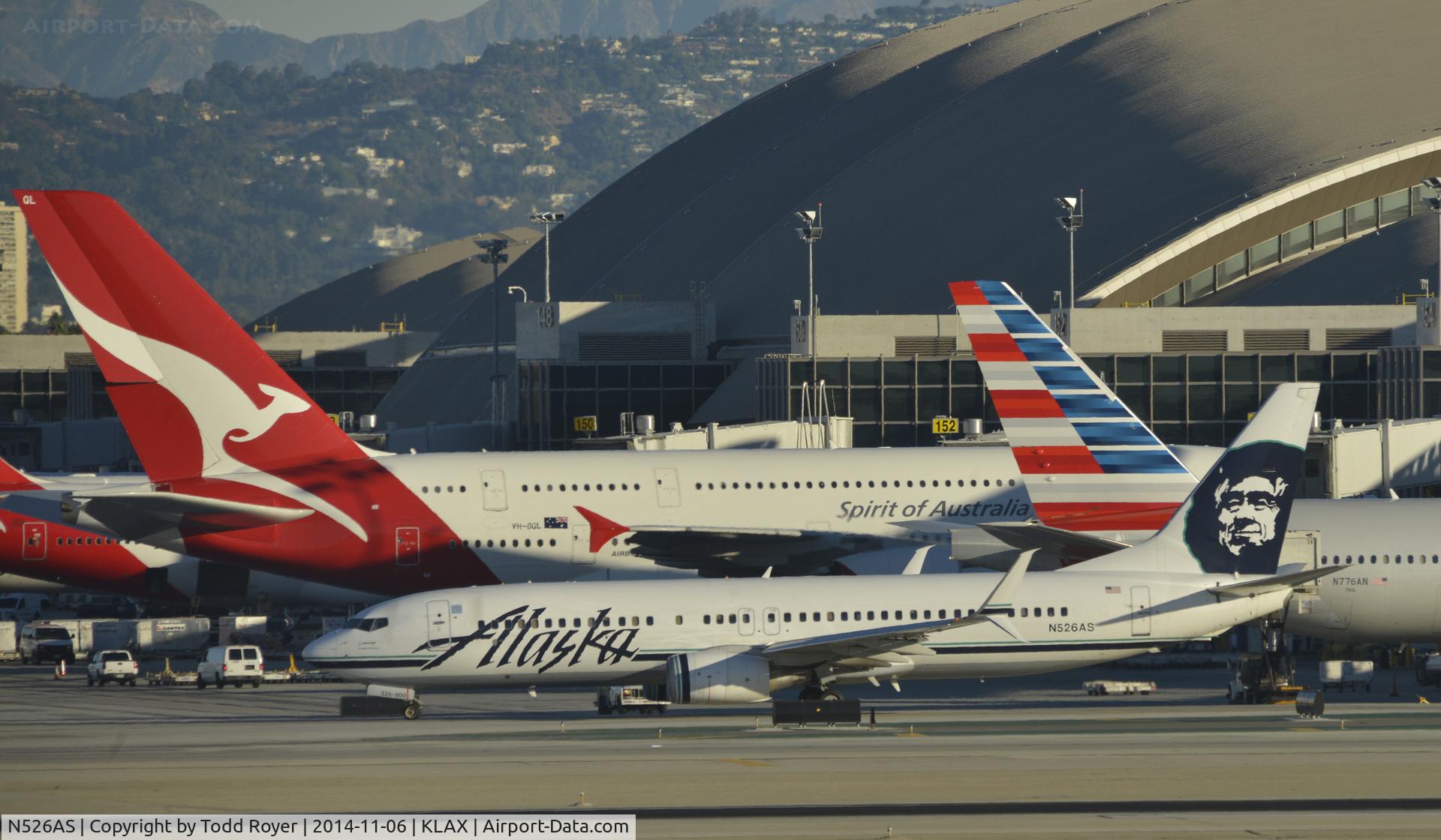N526AS, 2009 Boeing 737-890 C/N 35196, Taxiing for departure at LAX