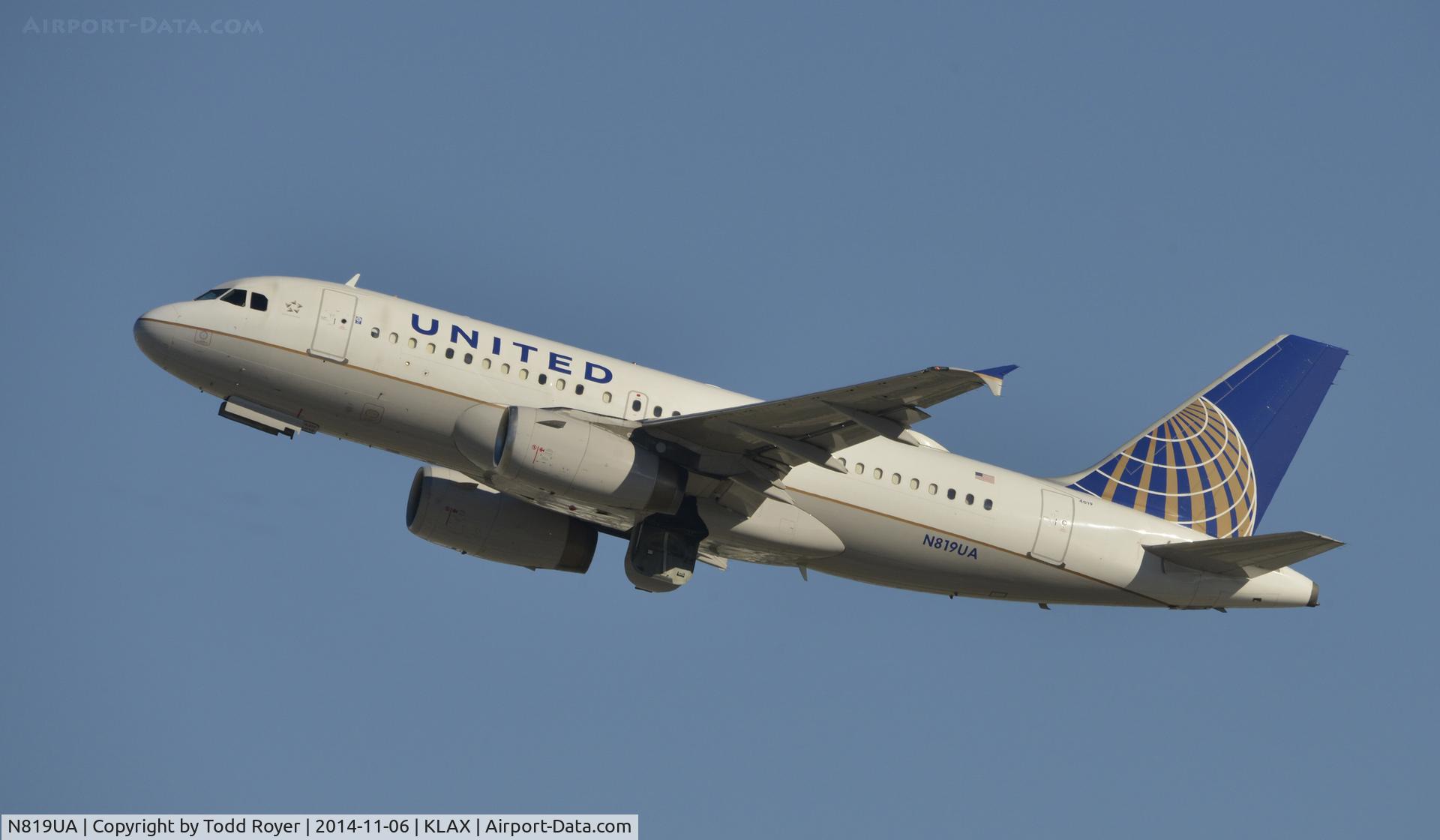 N819UA, 1998 Airbus A319-131 C/N 893, Departing LAX on 25R