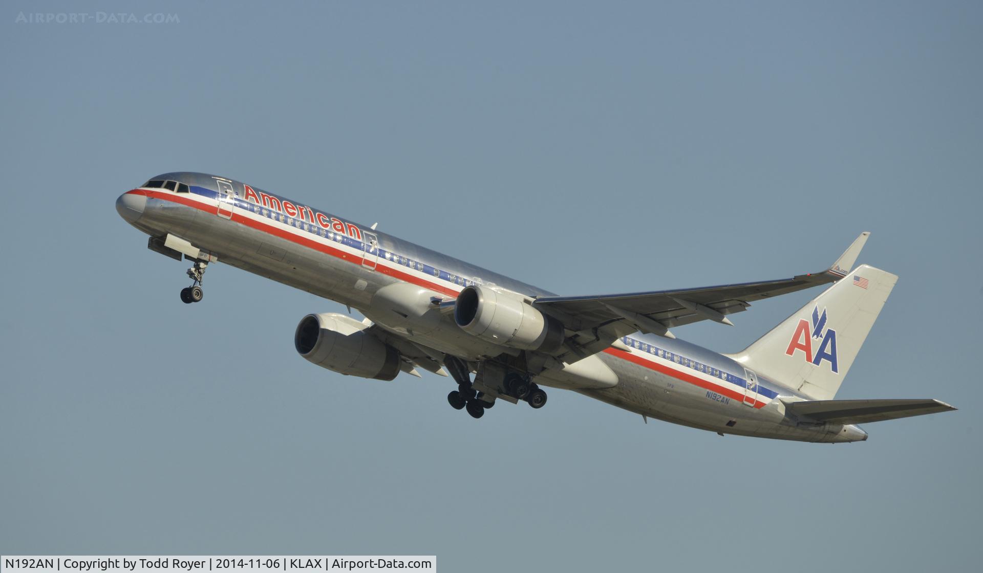 N192AN, 2001 Boeing 757-223 C/N 32386, Departing LAX on 25R