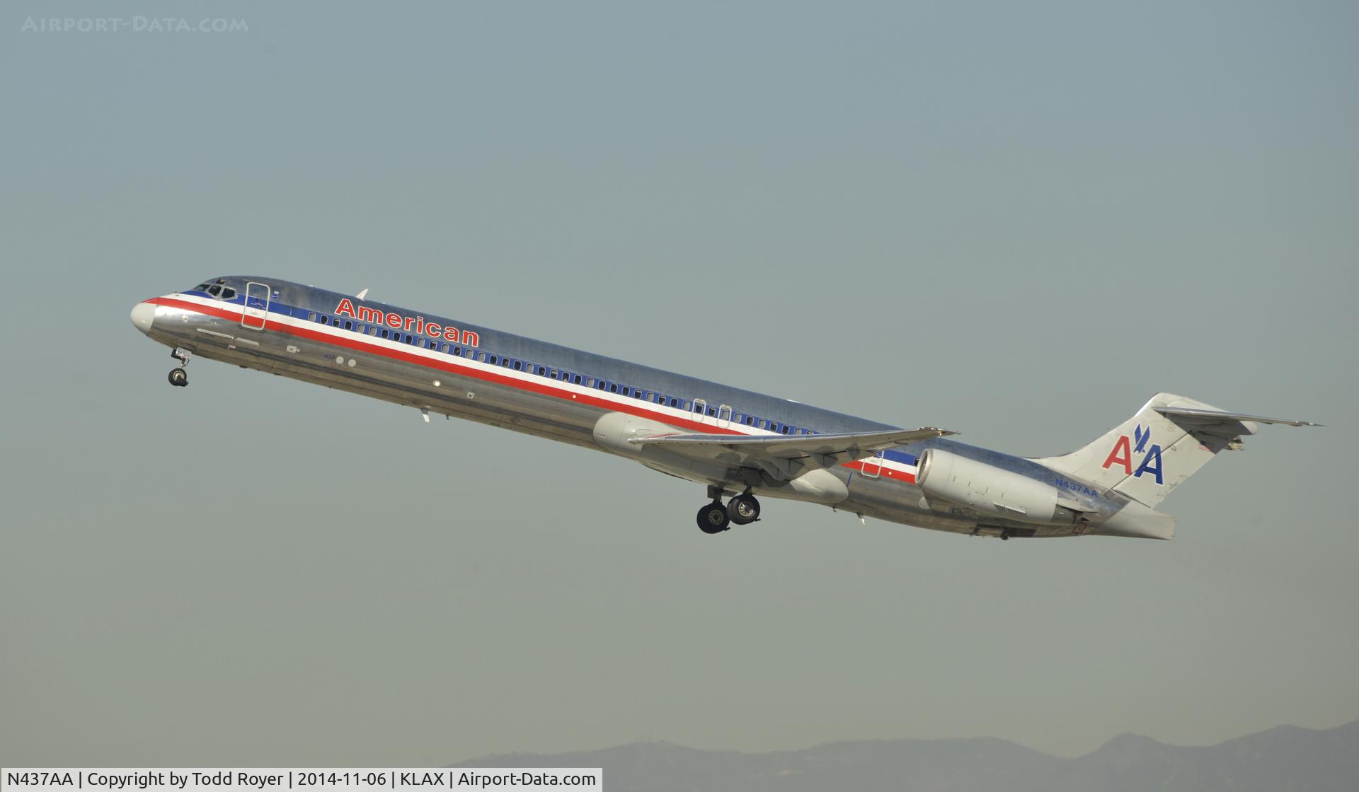 N437AA, 1987 McDonnell Douglas MD-83 (DC-9-83) C/N 49455, Departing LAX on 25R