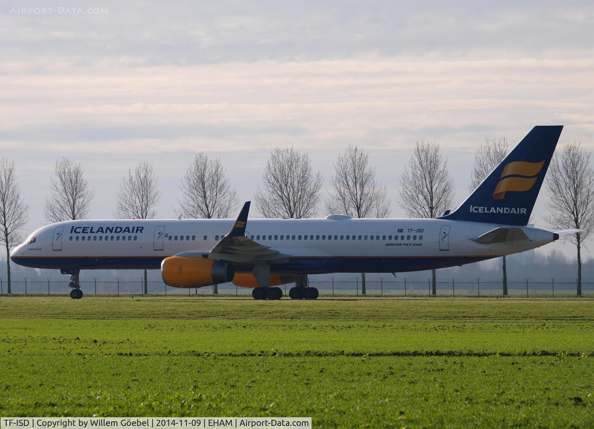 TF-ISD, 1991 Boeing 757-223 C/N 24596, Taxi to the gate of Schiphol Airport