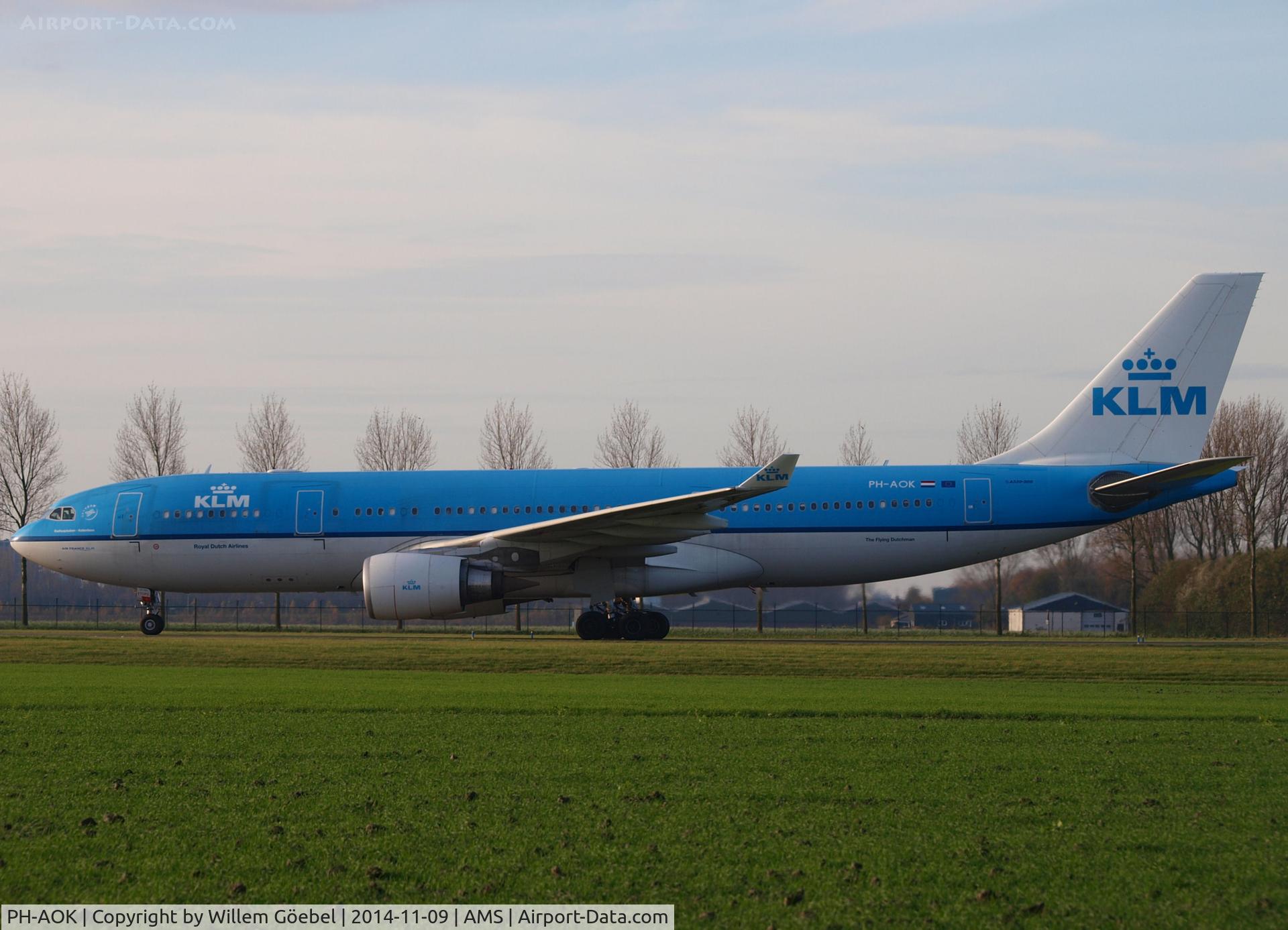 PH-AOK, 2007 Airbus A330-203 C/N 834, Taxi to the gate of Schiphol Airport