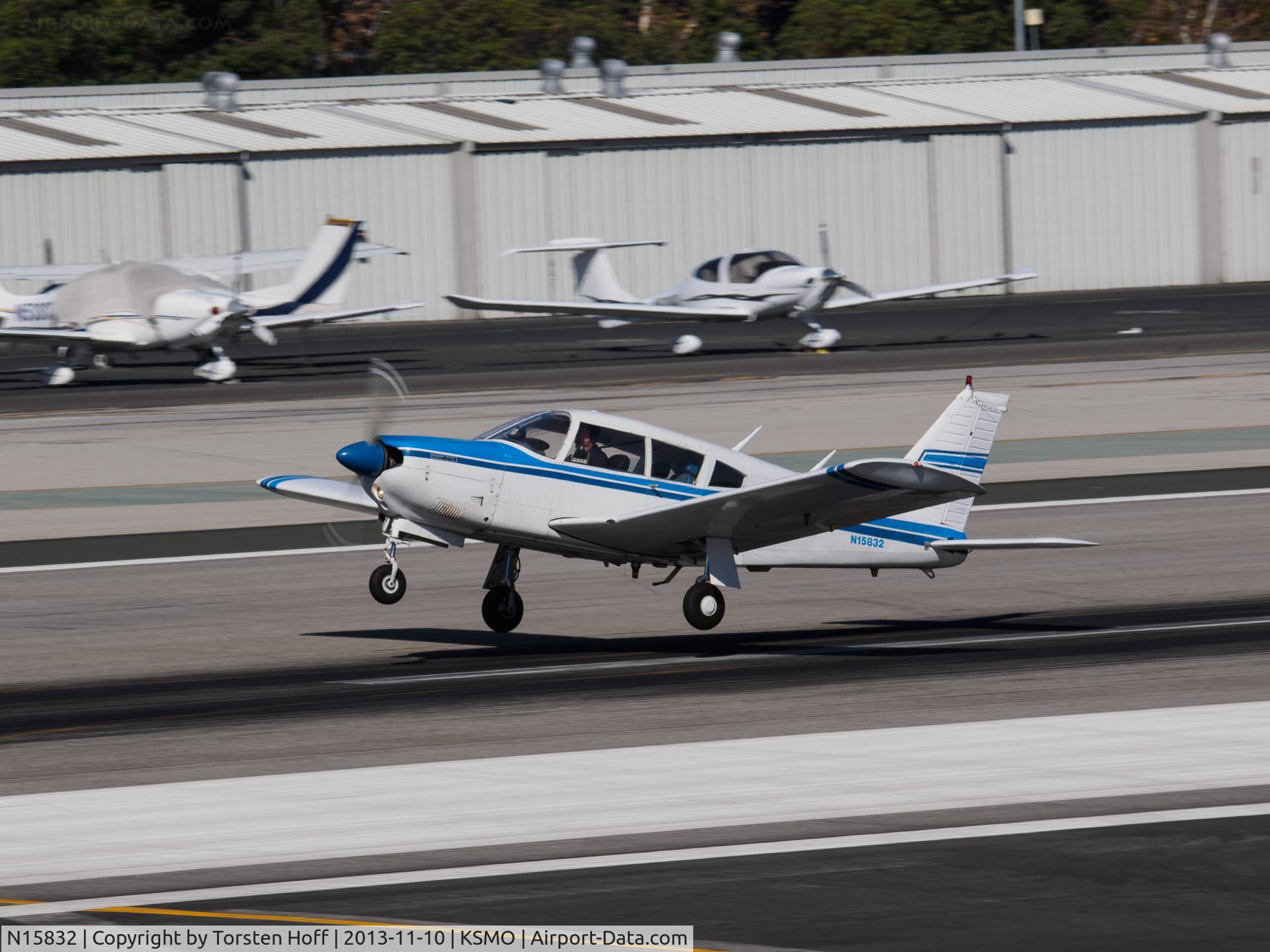 N15832, 1972 Piper PA-28R-200 Arrow IV C/N 28R-7335093, N15832 departing from RWY 21